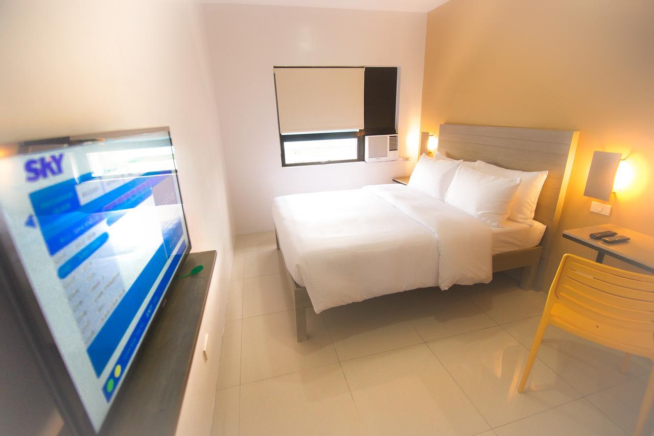 Felix Residences Cebu Exterior foto