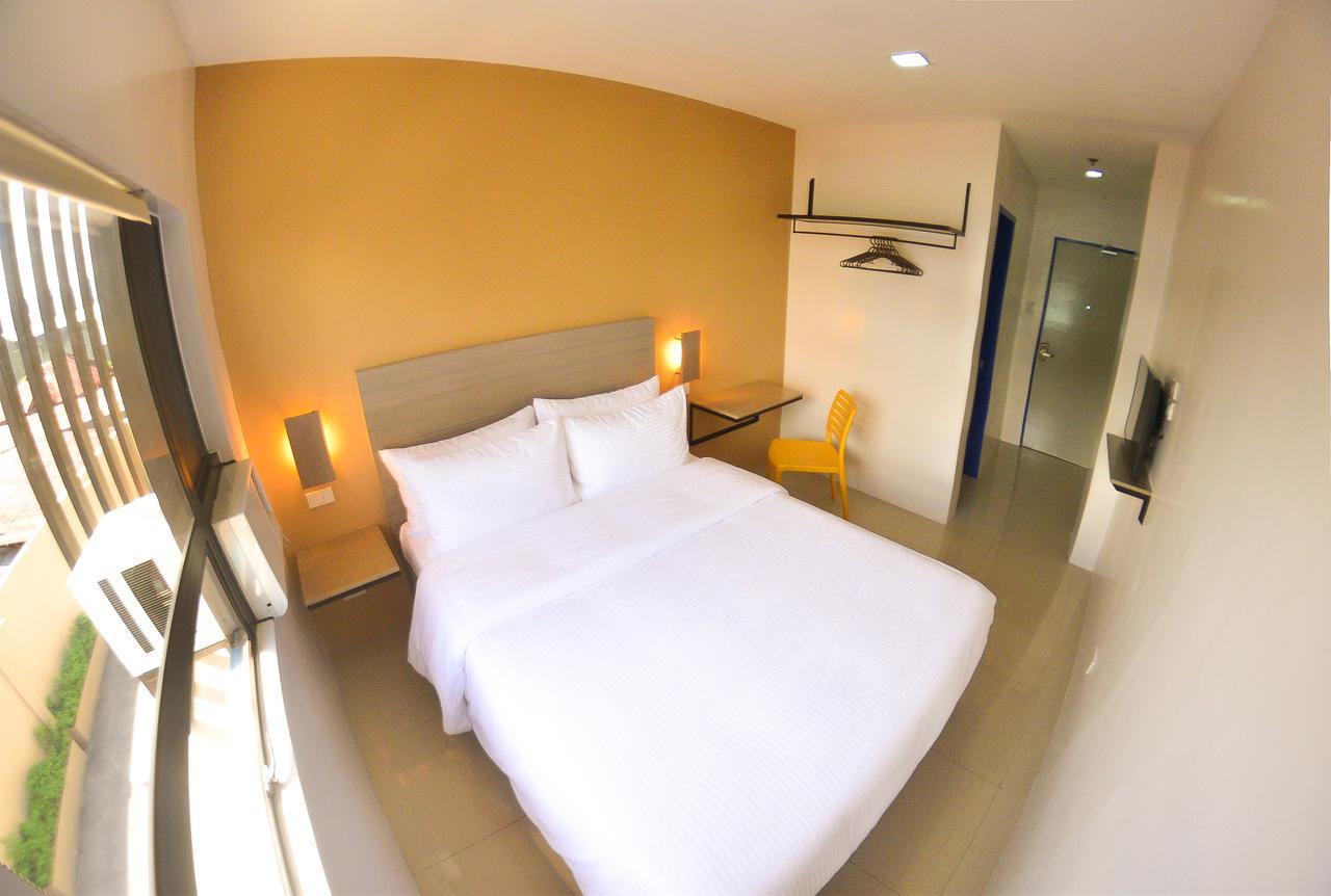Felix Residences Cebu Exterior foto